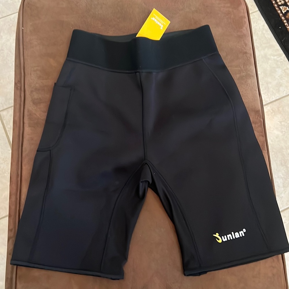 Junkanoo Exercise Shorts Heat Sauna  Size Medium Black Neoprene New with tag
